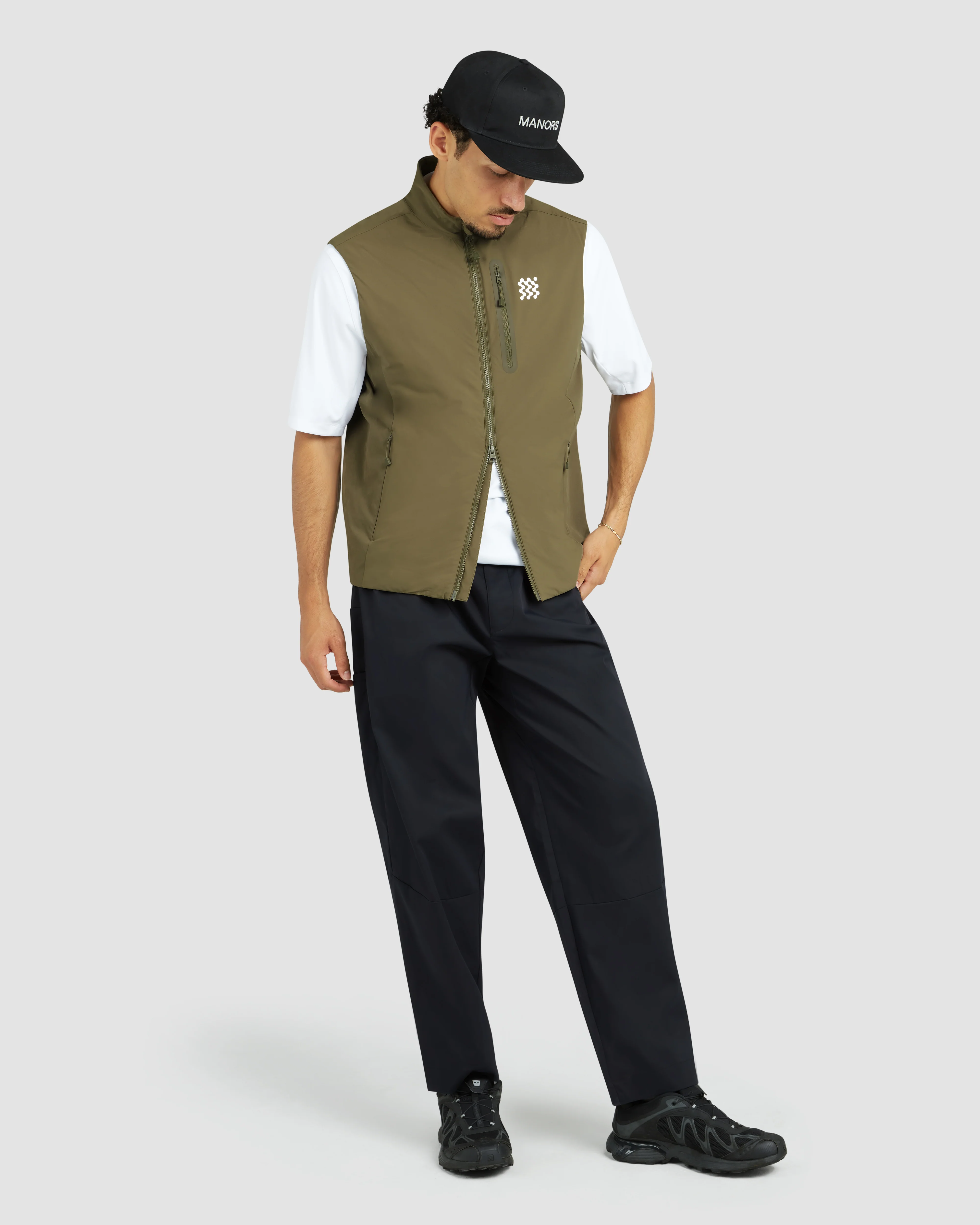 Manors Lightweight Pleated Trouser - Black - Image 5