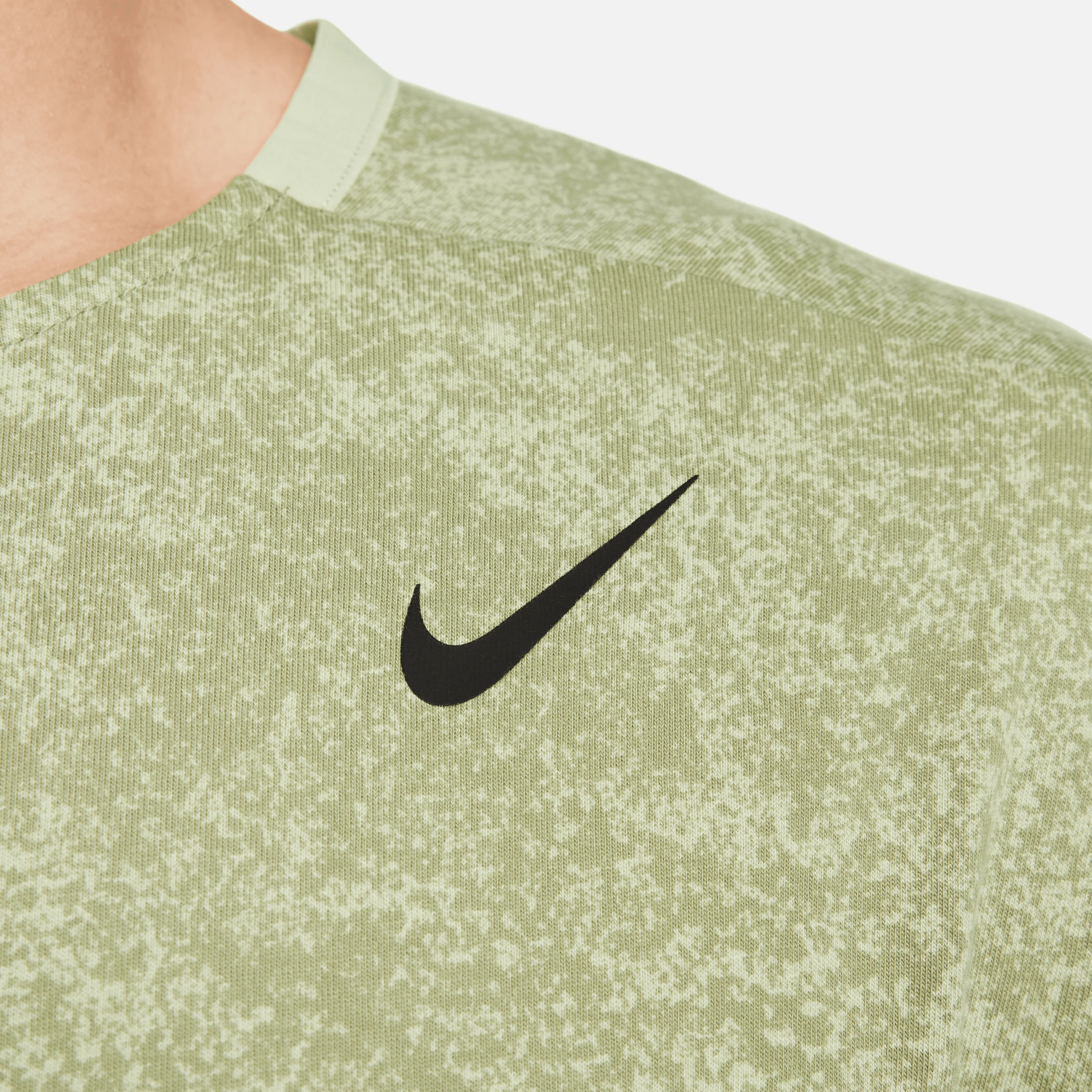 Nike Golf Club Men's Golf Short-Sleeve Top - Image 5