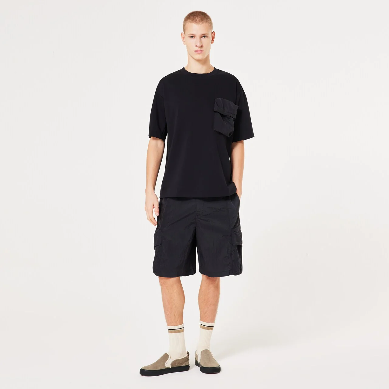 Oakley Reserve Cargo Short - Blackout - Image 2