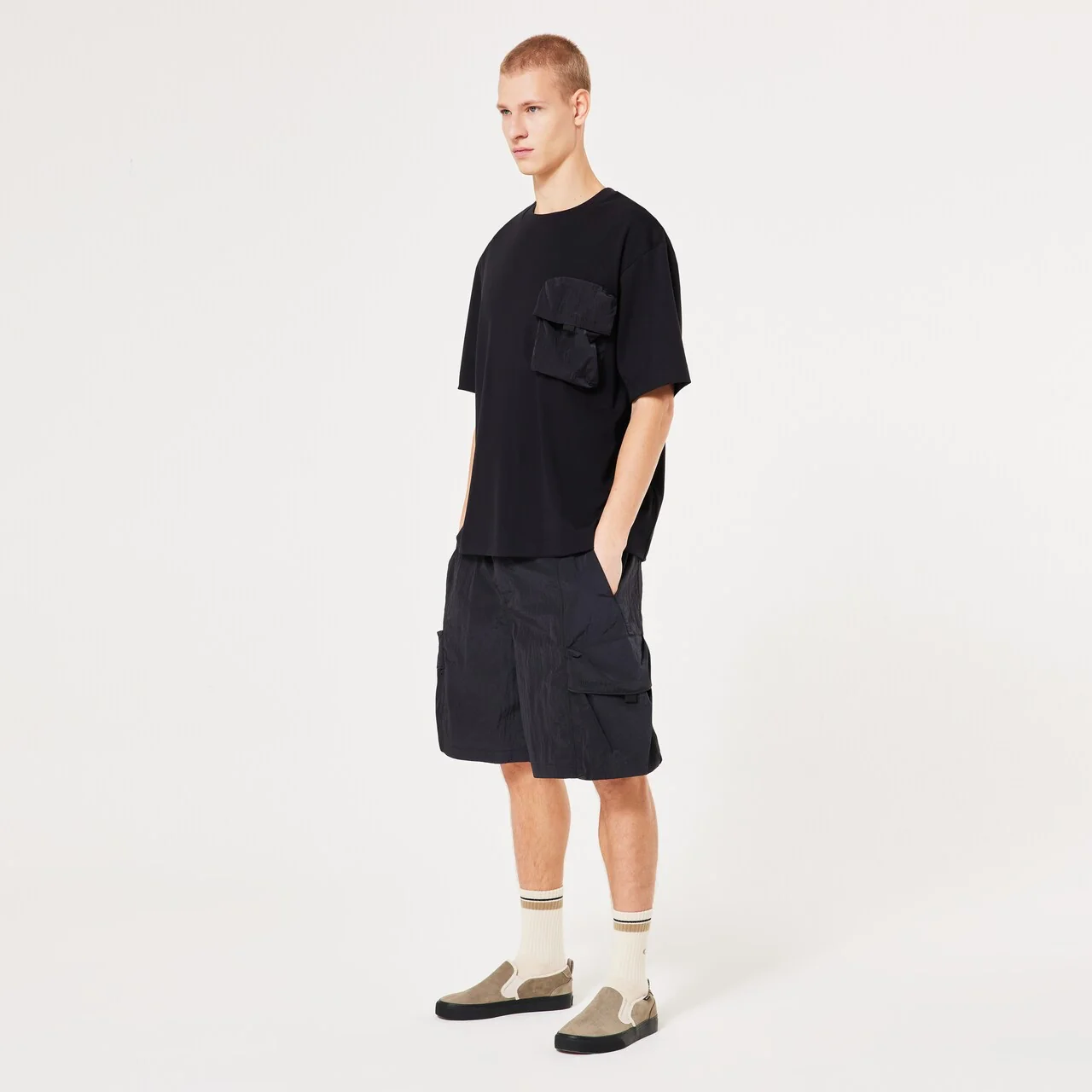 Oakley Reserve Cargo Short - Blackout - Image 9